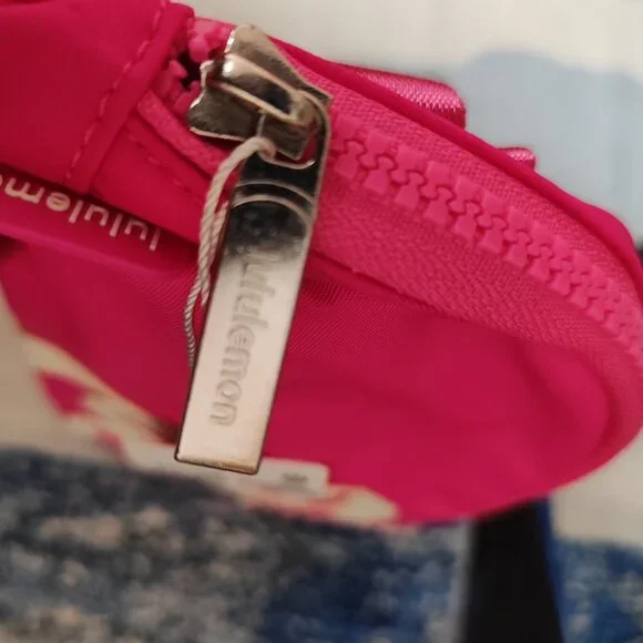 Lululemon Everywhere Belt Bag Large 2L - Picture 3 of 4